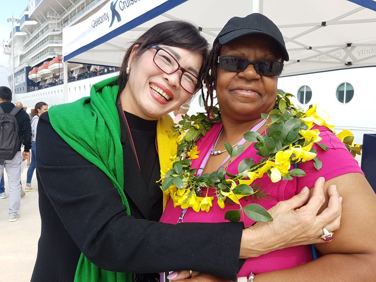 nu-cuoi-than-thien-danh-cho-du-khach-thap-phuong-den-ha-long-quang-ninh-1767535638 nu-cuoi-than-thien-danh-cho-du-khach-thap-phuong-den-ha-long-quang-ninh-1767535638.jpg