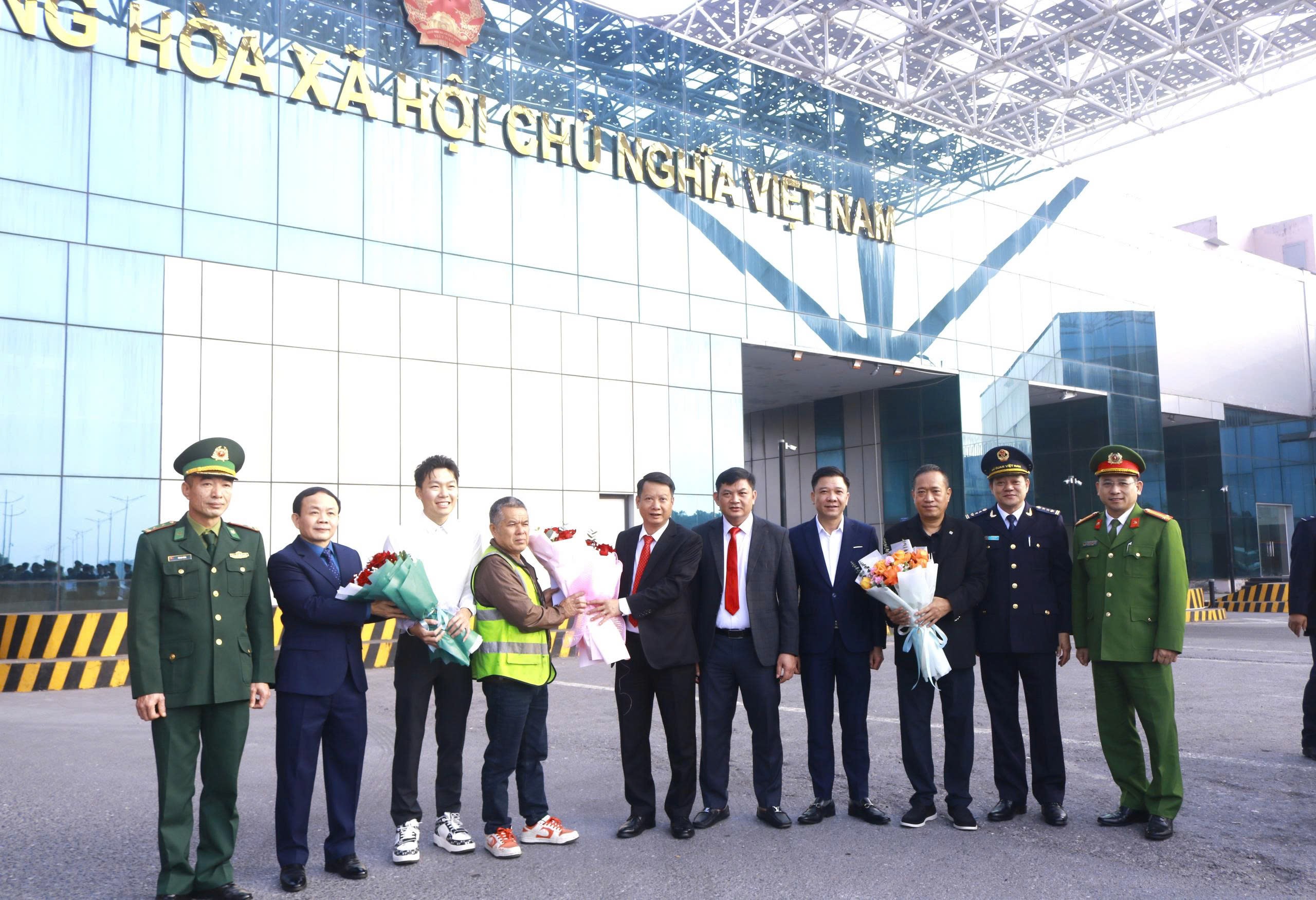 phong-van-hoa-1767347478 phong-van-hoa-1767347478.jpg