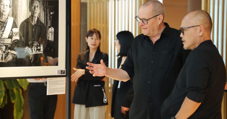 Triển lãm “Continuum: Việt Nam” kể câu chuyện 30 năm chuyển mình của đất nước