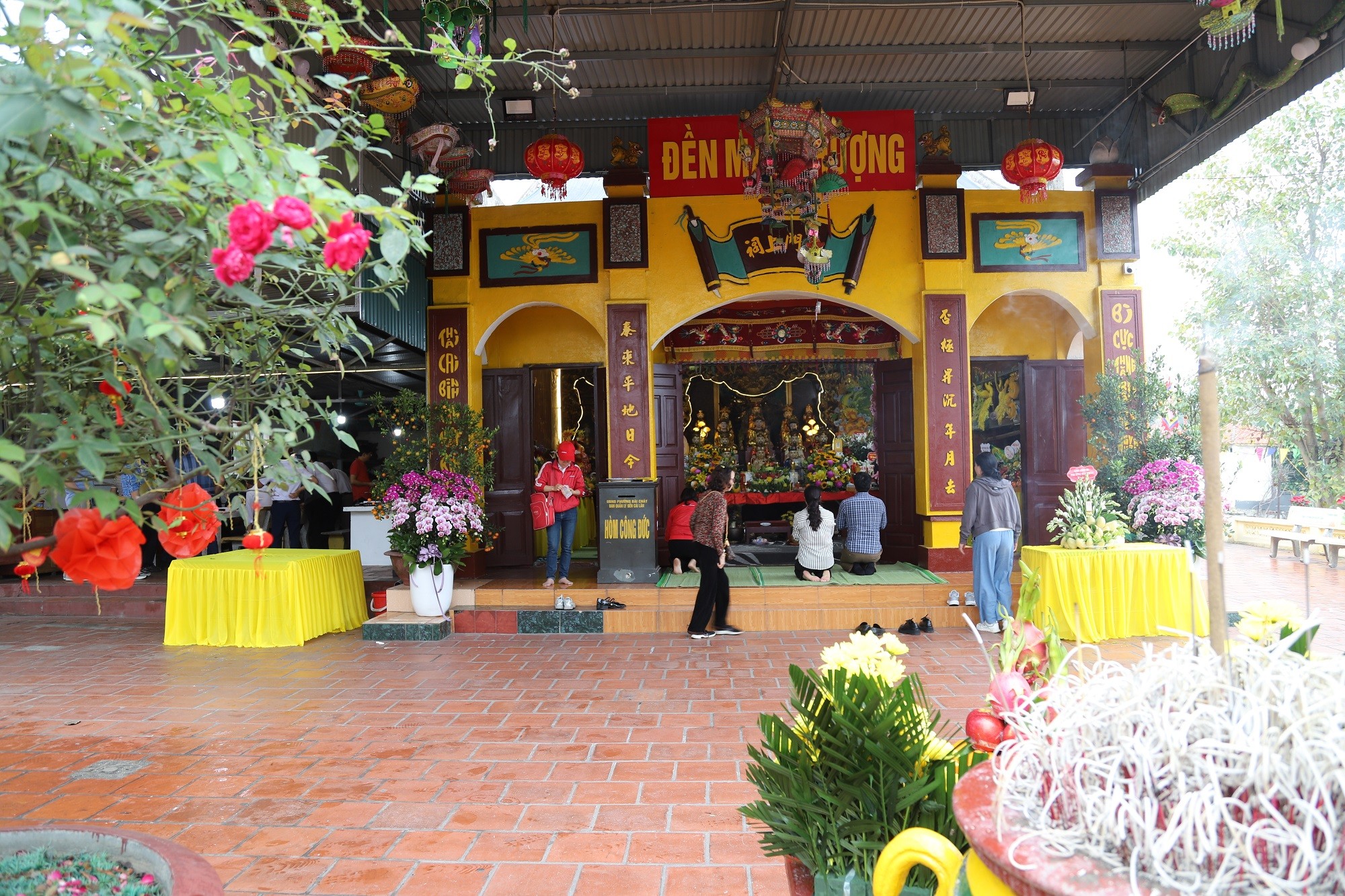 Đền Cái Lân điểm du lịch tâm linh bên bờ vịnh Hạ Long