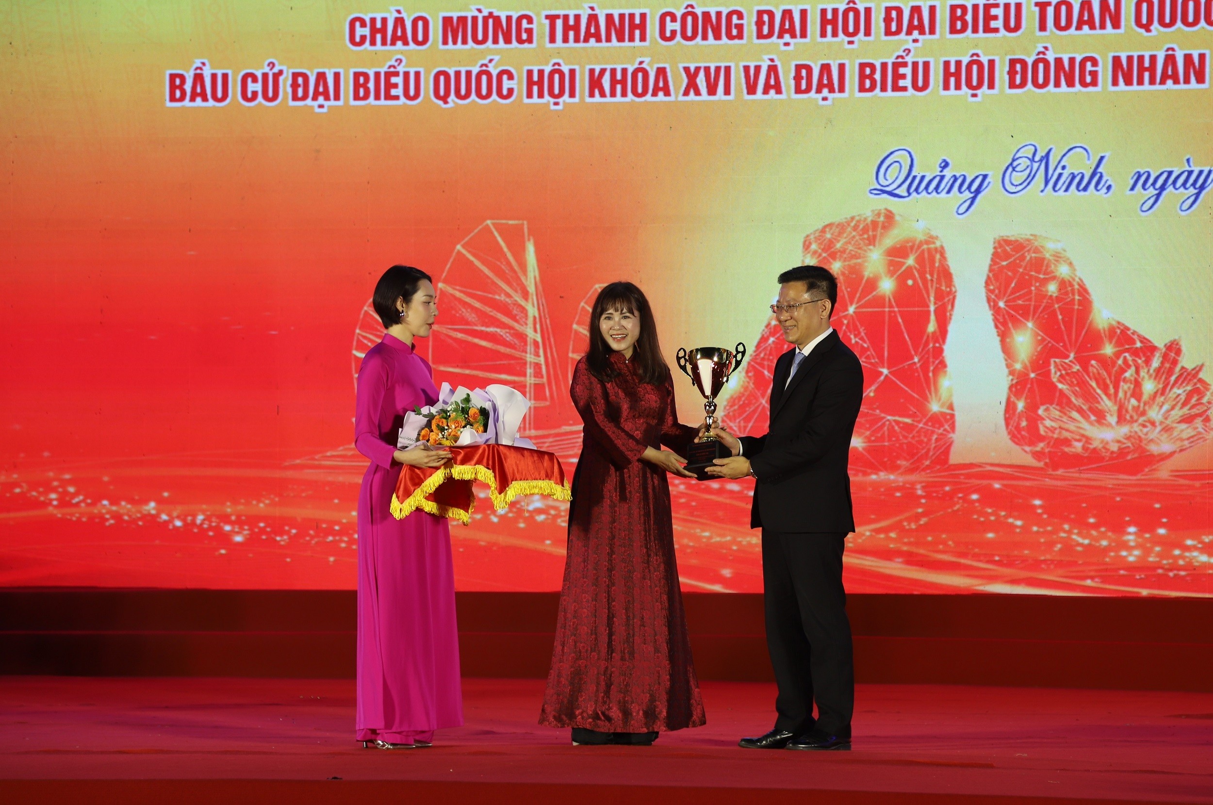 nhan-cup-1775025470 nhan-cup-1775025470.jpg