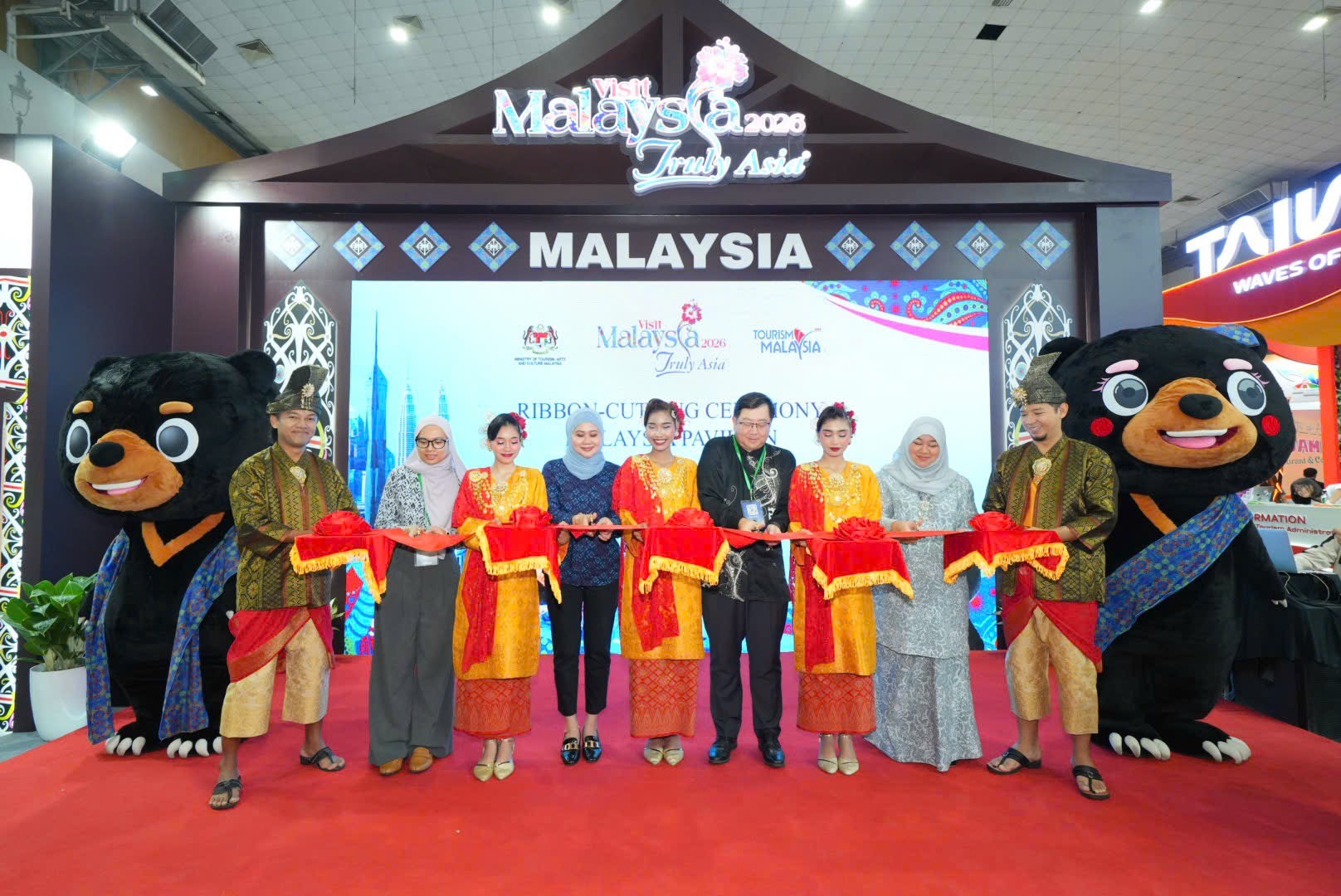 ribbon-cutting-1775826283 ribbon-cutting-1775826283.JPG